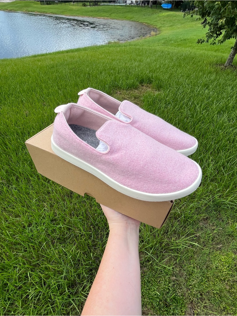 NWT allbirds Women's Slip-On Sneakers in Light Pink Size 9